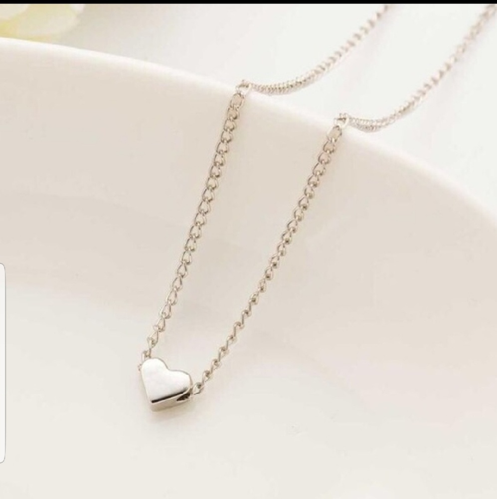 1 LEFT!! Silver Heart Pendant Necklace